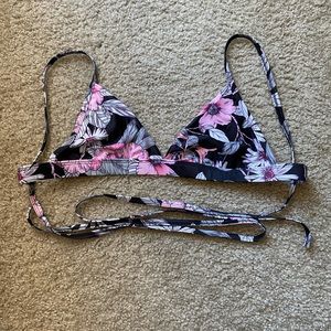 Kulani Kini’s Reversible Daisy Triangle Top